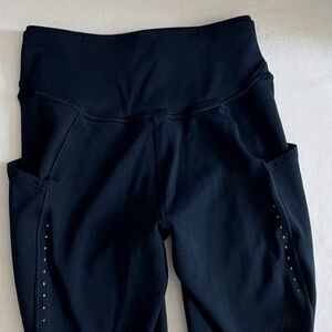 Lululemon Fast and Free High-Rise Fleece Tight 28" With Pockets- Size 4.